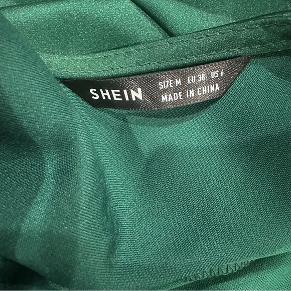 Elegant Green One-Shoulder Dress - Picture 9 of 10